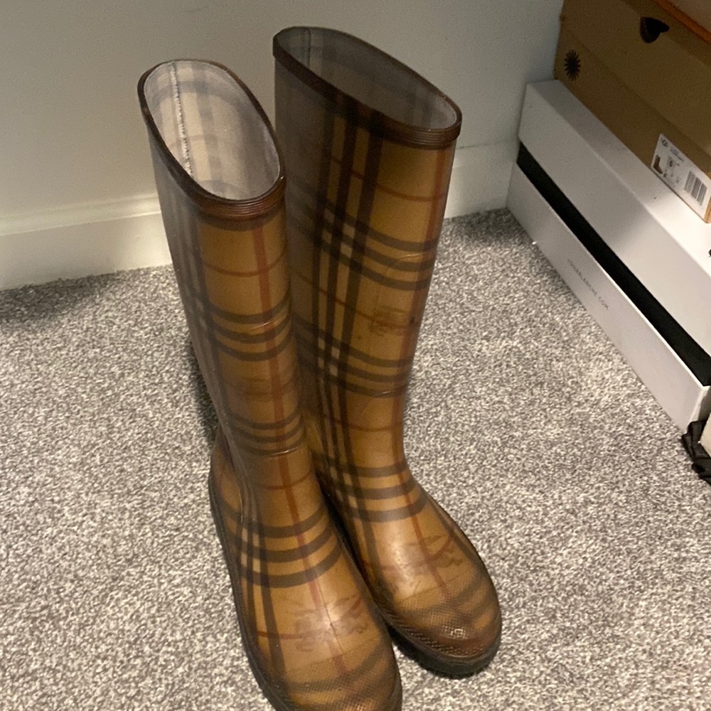 Burberry rain boots
